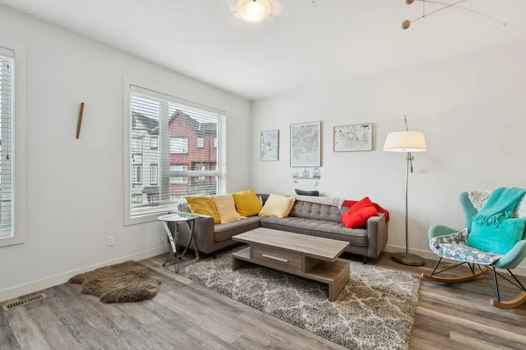 11 Evanscrest Mews NW Calgary AB T3P 0Y1