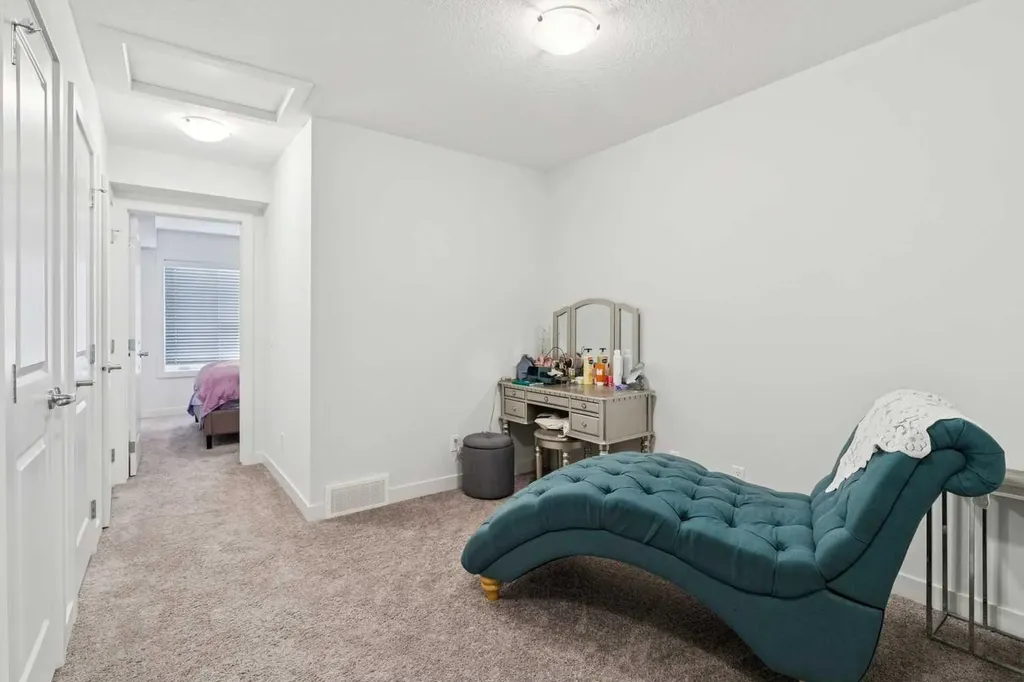 11 Evanscrest Mews NW Calgary AB T3P 0Y1