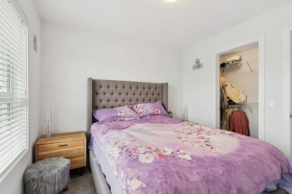 11 Evanscrest Mews NW Calgary AB T3P 0Y1