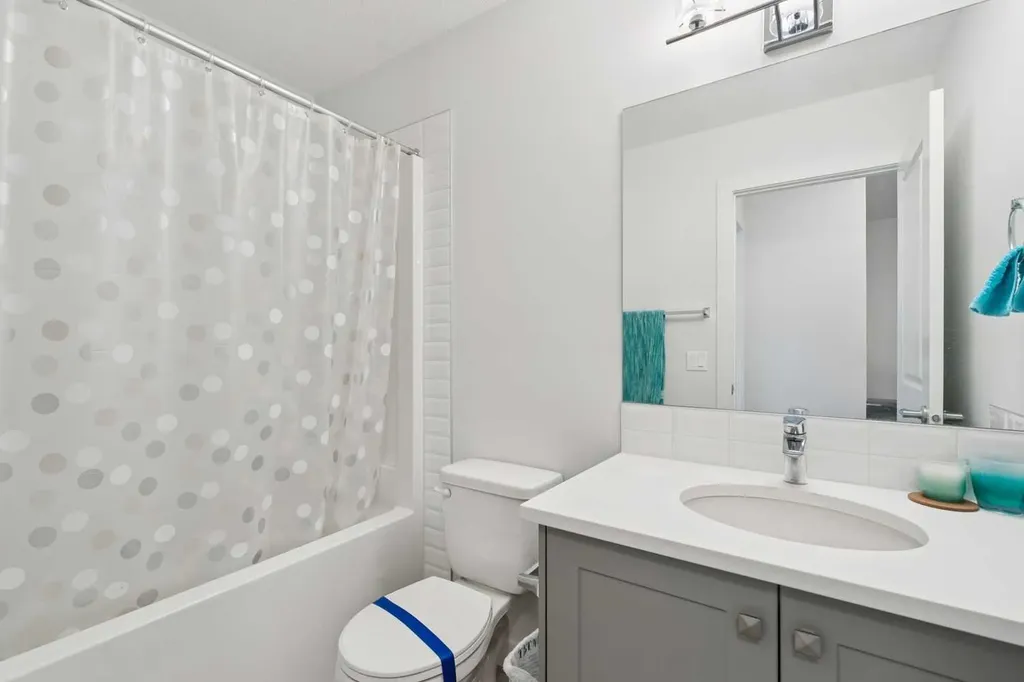 11 Evanscrest Mews NW Calgary AB T3P 0Y1