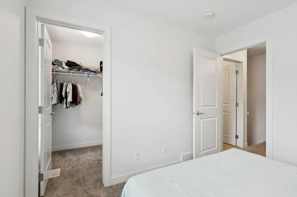 11 Evanscrest Mews NW Calgary AB T3P 0Y1
