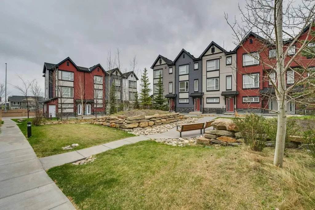 11 Evanscrest Mews NW Calgary AB T3P 0Y1