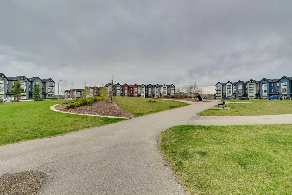 11 Evanscrest Mews NW Calgary AB T3P 0Y1