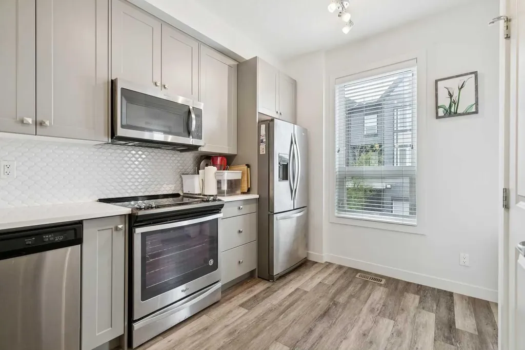 11 Evanscrest Mews NW Calgary AB T3P 0Y1