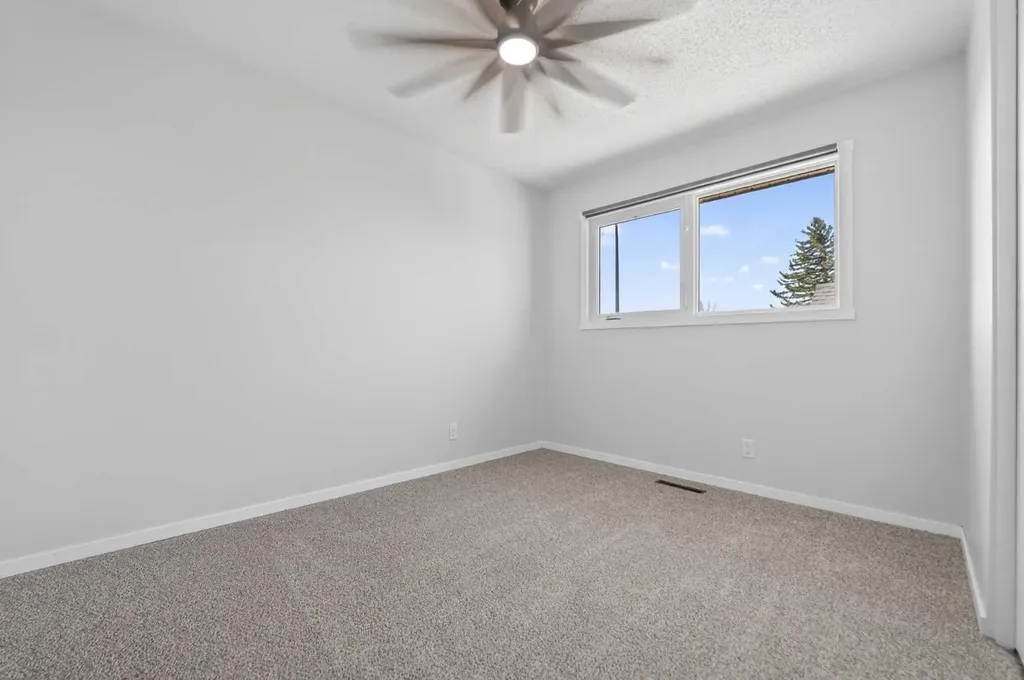 434 12 Avenue N Lethbridge AB T1H 1P3