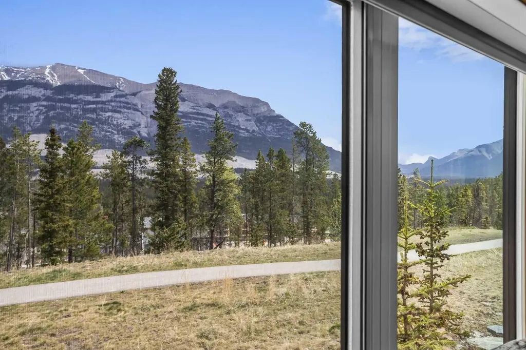 102 Stewart Creek Canmore AB T1W 0E3
