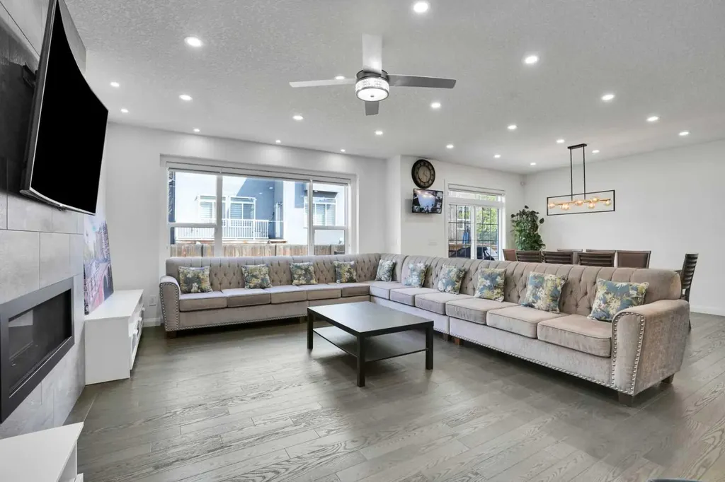 248 Sandpiper Boulevard Chestermere AB T1X 0Y5