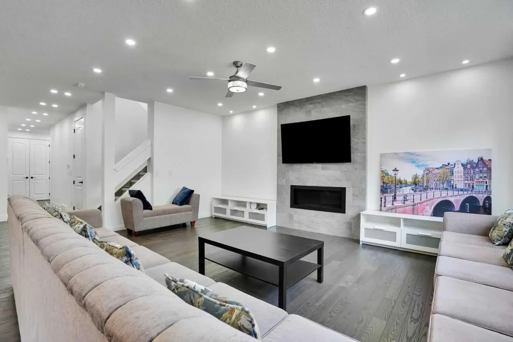 248 Sandpiper Boulevard Chestermere AB T1X 0Y5