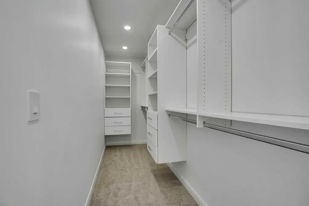 248 Sandpiper Boulevard Chestermere AB T1X 0Y5