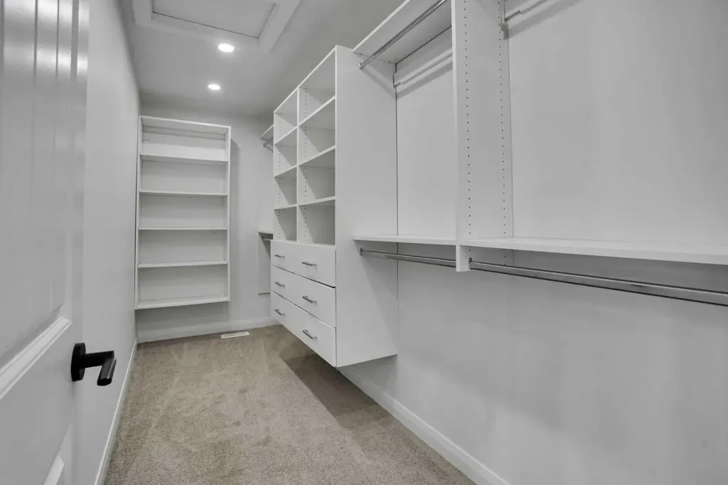 248 Sandpiper Boulevard Chestermere AB T1X 0Y5
