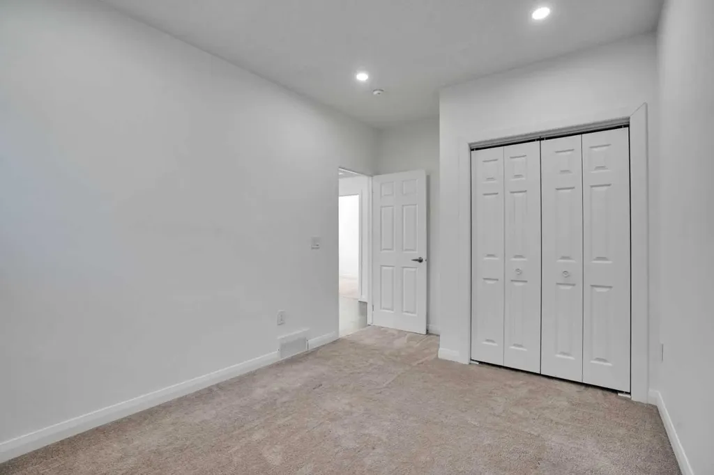 248 Sandpiper Boulevard Chestermere AB T1X 0Y5
