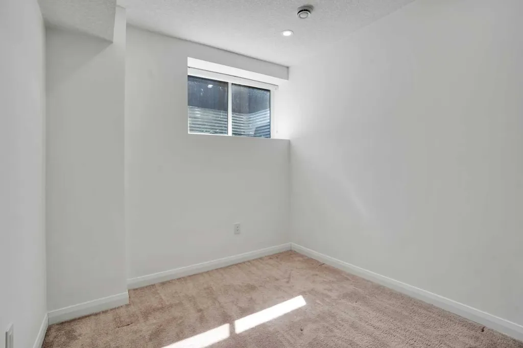 248 Sandpiper Boulevard Chestermere AB T1X 0Y5
