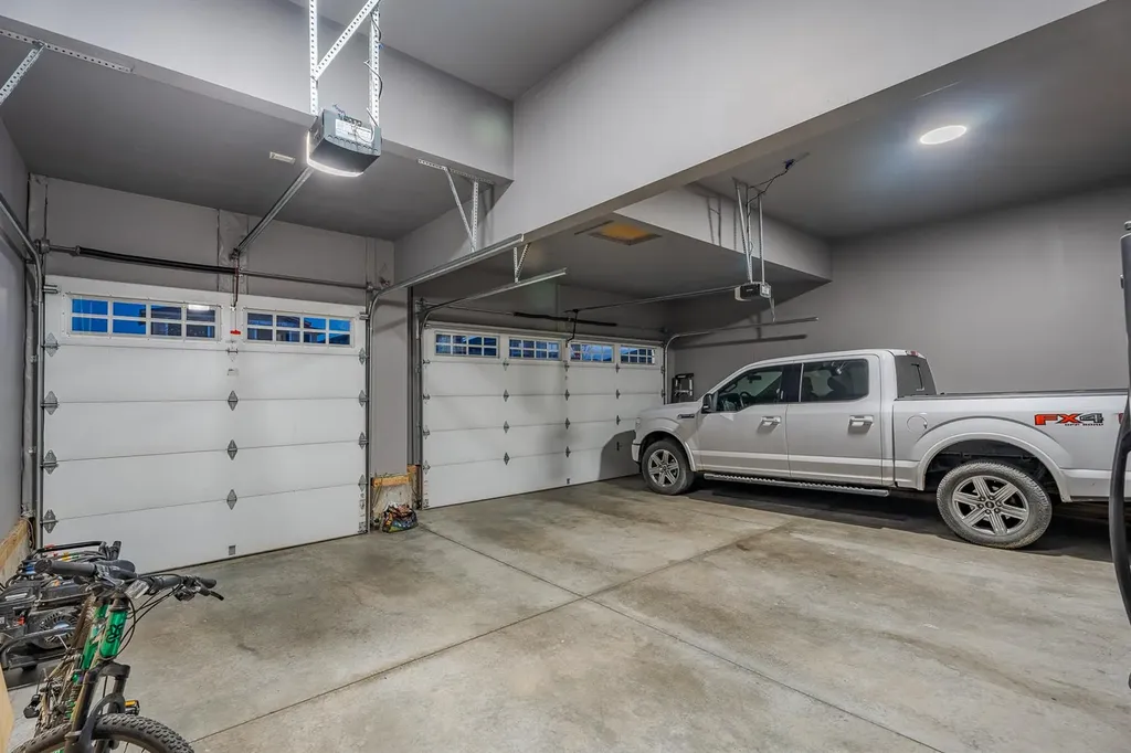 248 Sandpiper Boulevard Chestermere AB T1X 0Y5