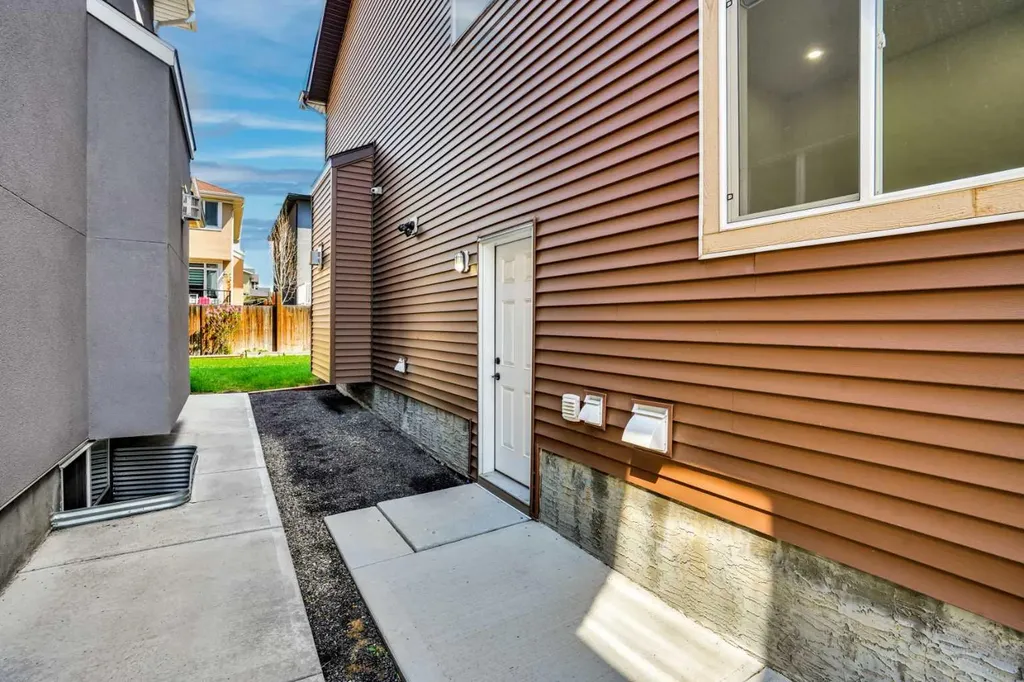 248 Sandpiper Boulevard Chestermere AB T1X 0Y5