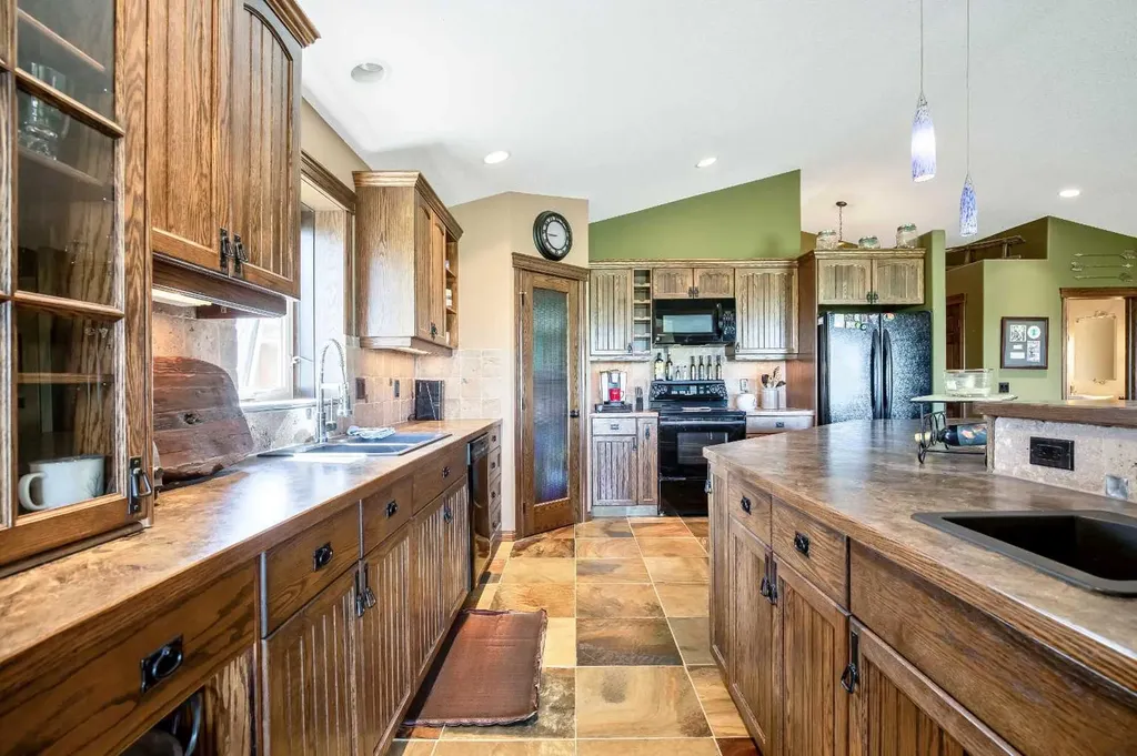37 Wyndham Park Way Carseland AB T0J 0M0
