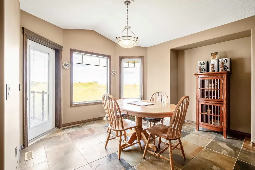 37 Wyndham Park Way Carseland AB T0J 0M0