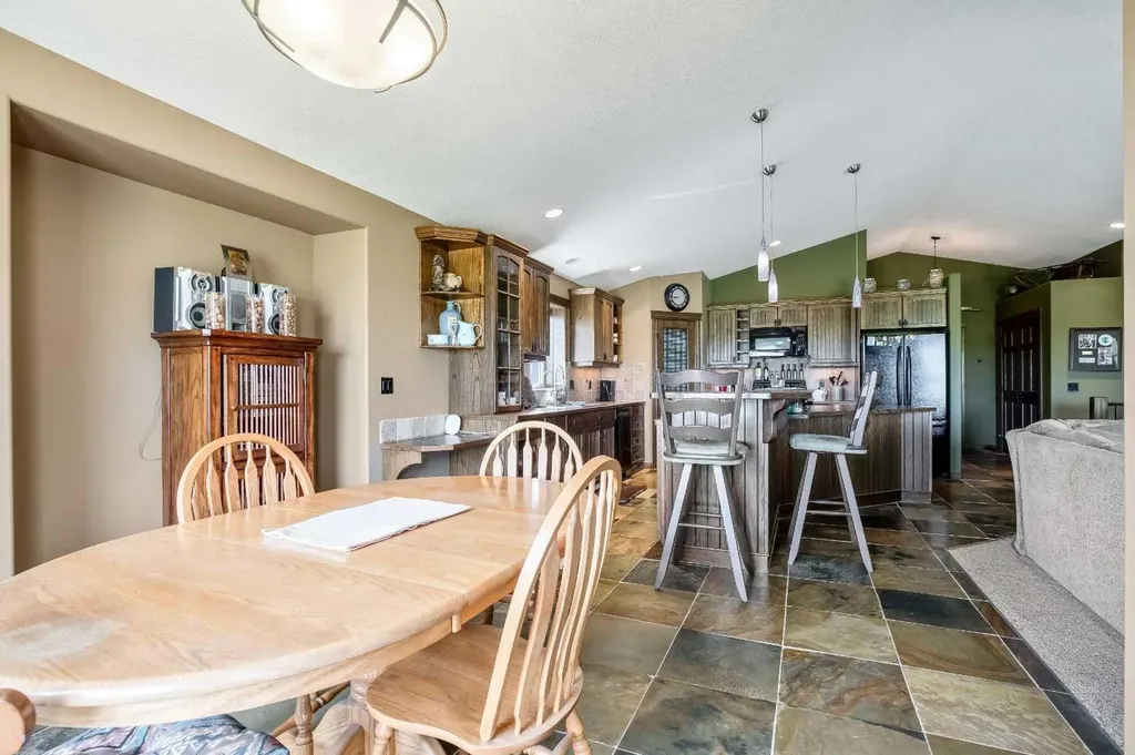 37 Wyndham Park Way Carseland AB T0J 0M0