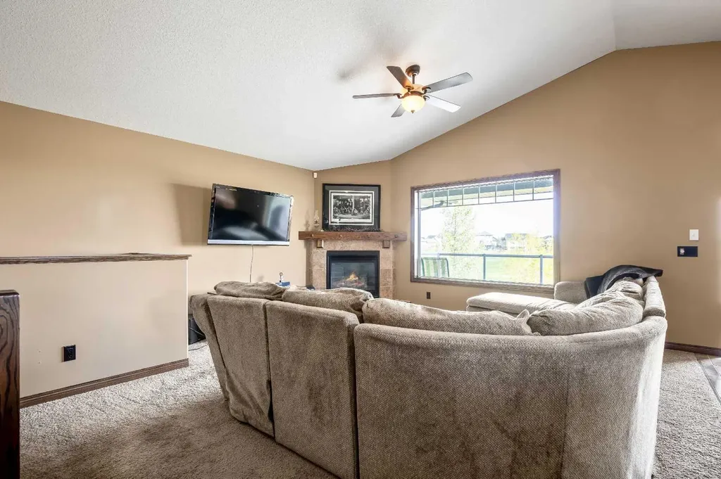 37 Wyndham Park Way Carseland AB T0J 0M0