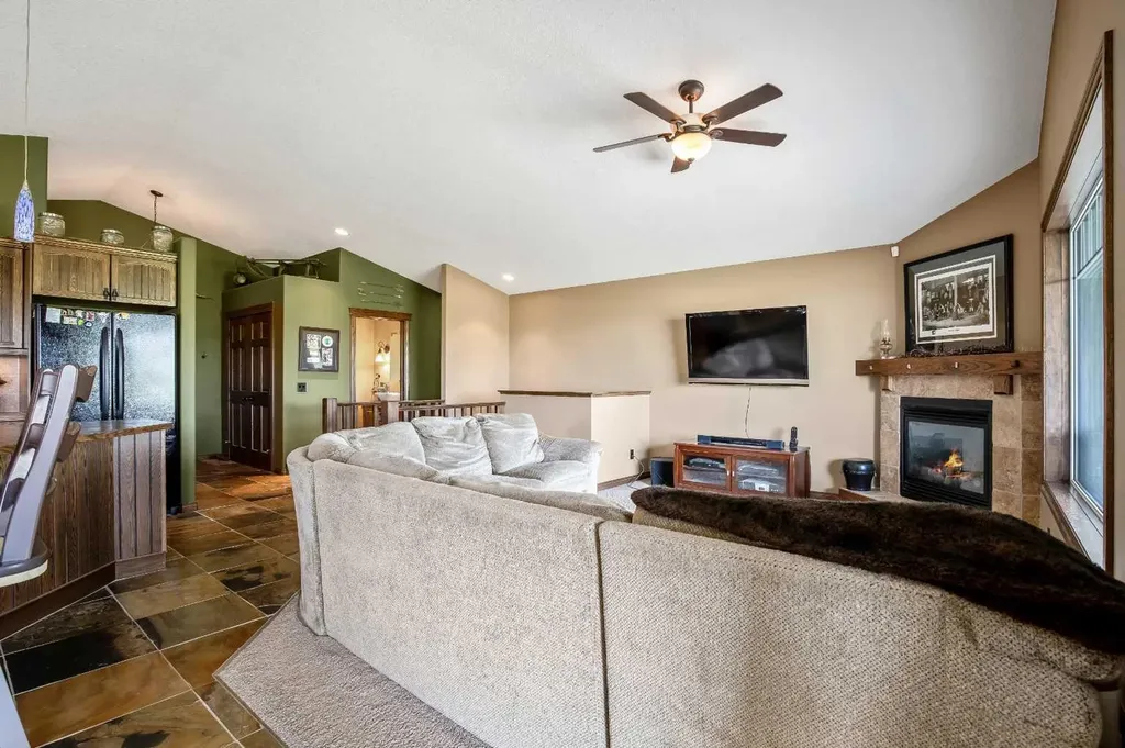 37 Wyndham Park Way Carseland AB T0J 0M0