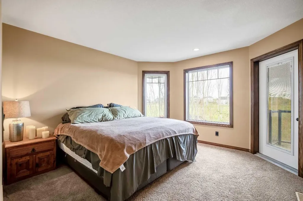 37 Wyndham Park Way Carseland AB T0J 0M0
