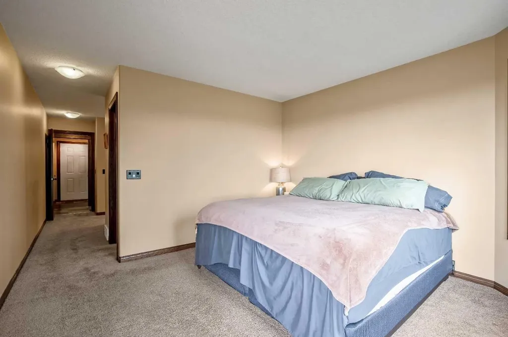 37 Wyndham Park Way Carseland AB T0J 0M0