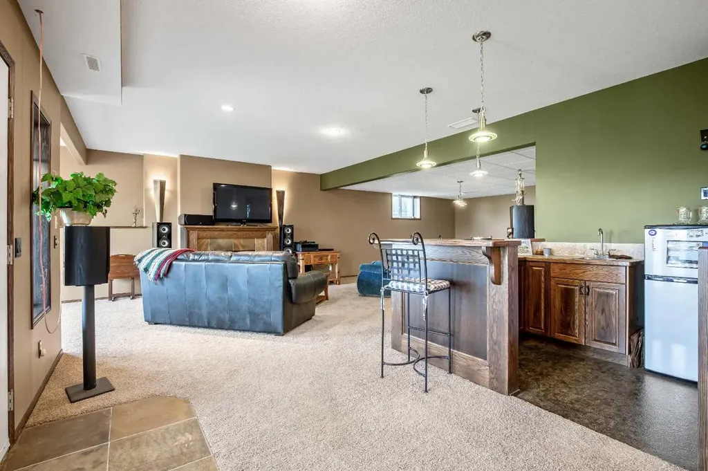 37 Wyndham Park Way Carseland AB T0J 0M0