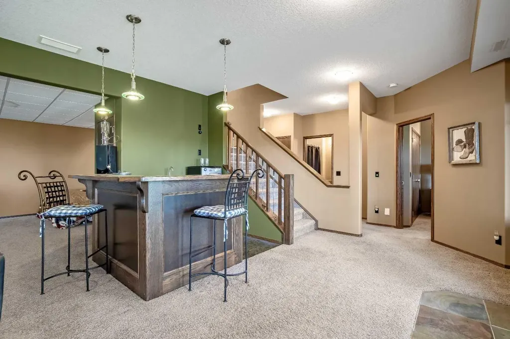 37 Wyndham Park Way Carseland AB T0J 0M0