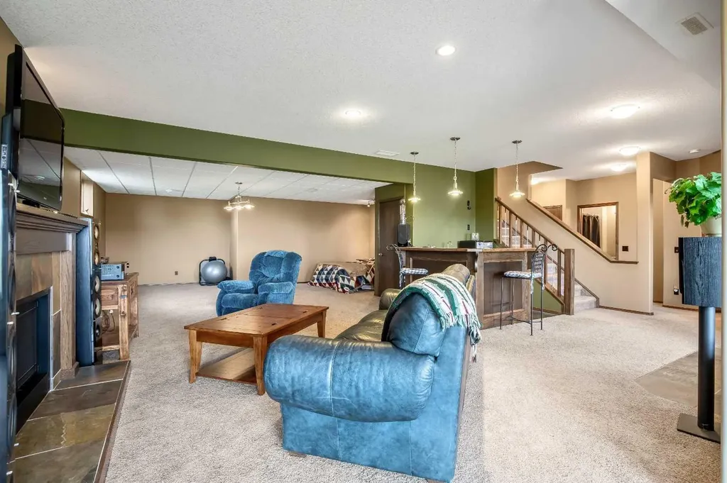 37 Wyndham Park Way Carseland AB T0J 0M0
