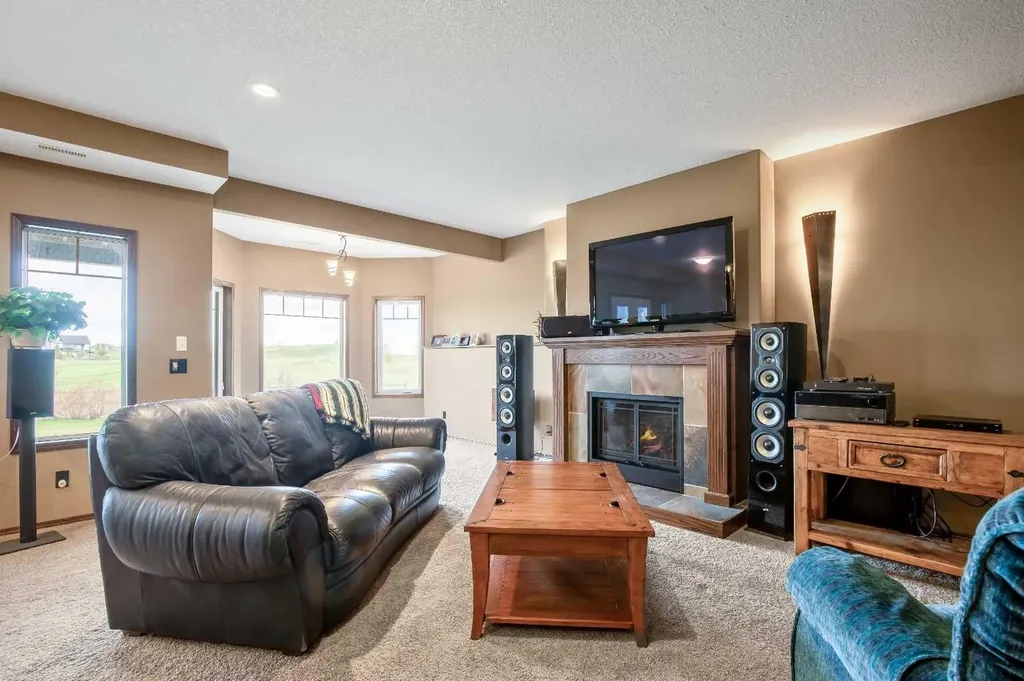 37 Wyndham Park Way Carseland AB T0J 0M0