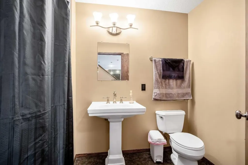 37 Wyndham Park Way Carseland AB T0J 0M0