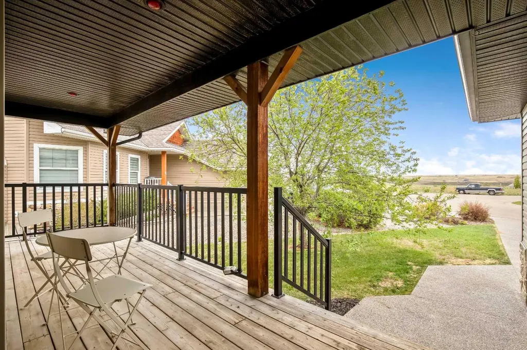 37 Wyndham Park Way Carseland AB T0J 0M0