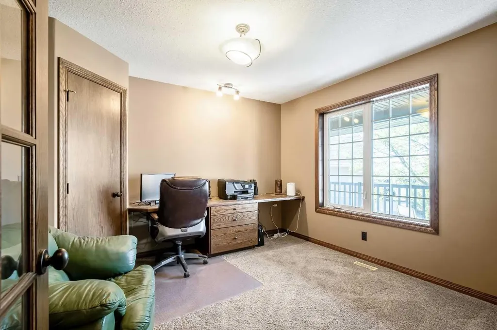 37 Wyndham Park Way Carseland AB T0J 0M0