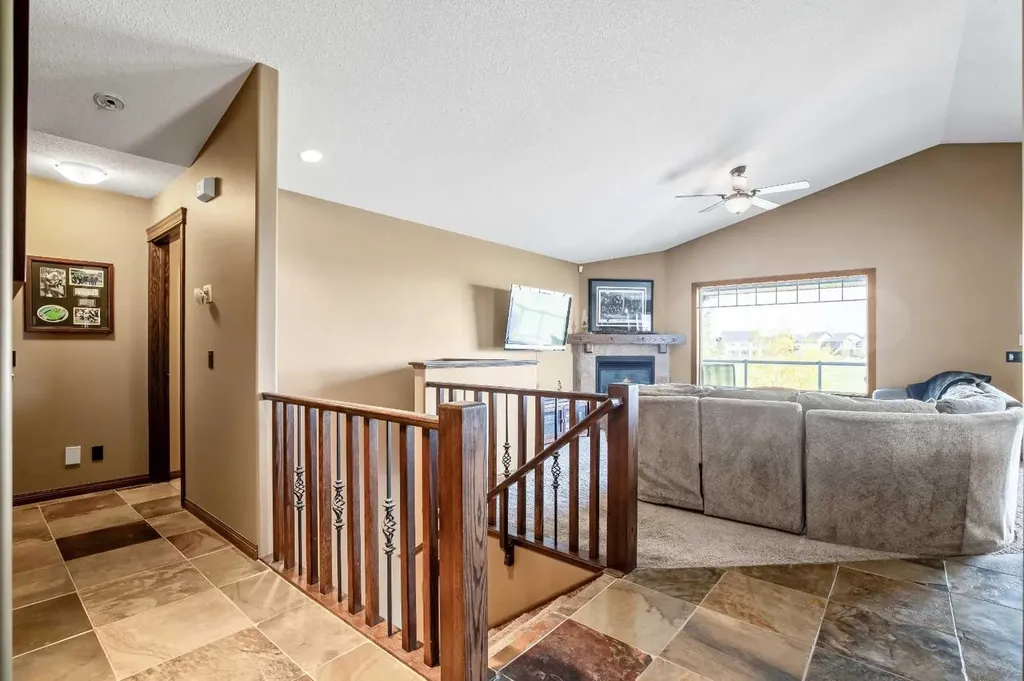 37 Wyndham Park Way Carseland AB T0J 0M0