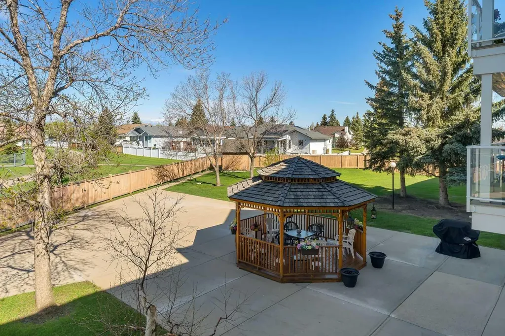 309 Woodside Drive NW Airdrie AB T4B 2E7