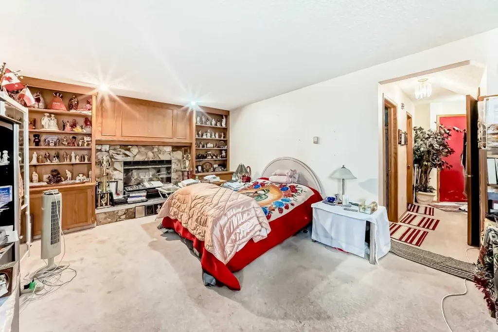 952 Applewood Drive SE Calgary AB T2A7N3