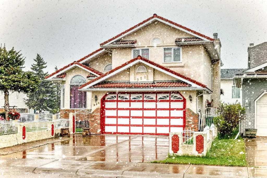 952 Applewood Drive SE Calgary AB T2A7N3