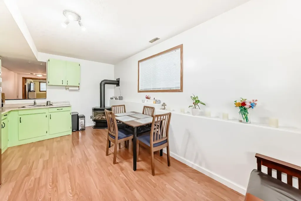 92 Everstone Rise SW Calgary AB T2Y4J7