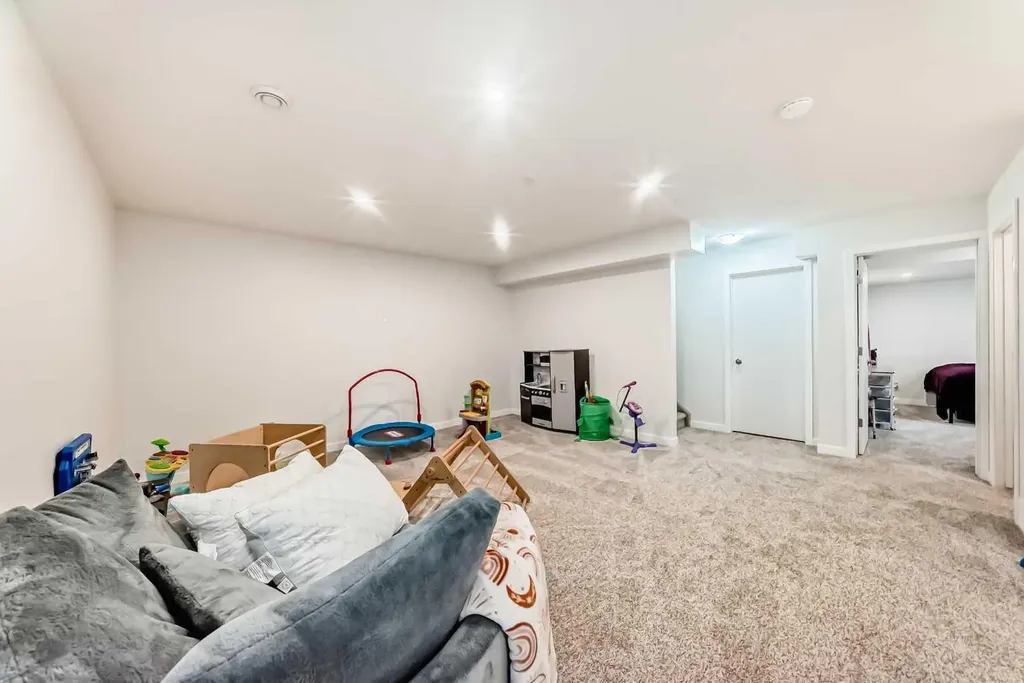 228 Cranston Drive SE Calgary AB T3M 1E7