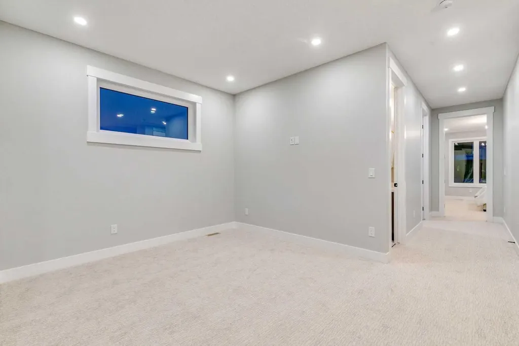 1413 27 Street SW Calgary AB T3C 1L4