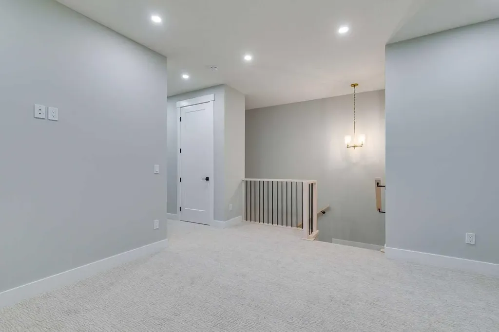 1413 27 Street SW Calgary AB T3C 1L4