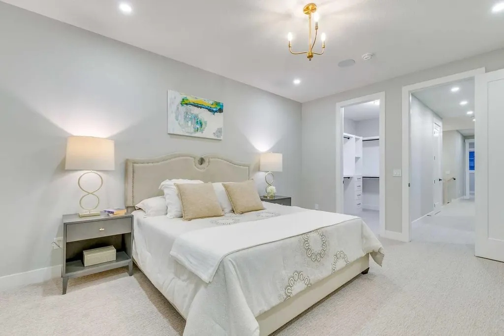 1413 27 Street SW Calgary AB T3C 1L4