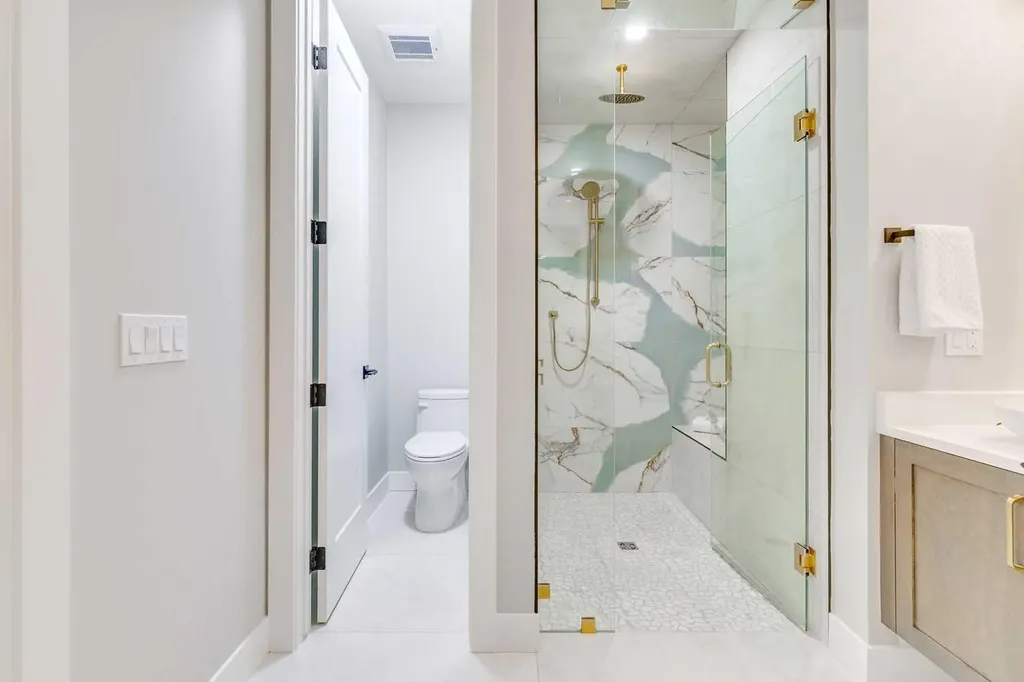 1413 27 Street SW Calgary AB T3C 1L4