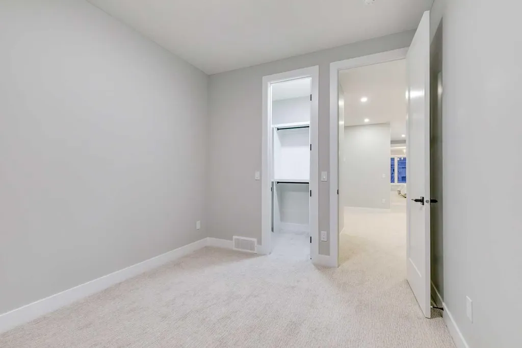 1413 27 Street SW Calgary AB T3C 1L4