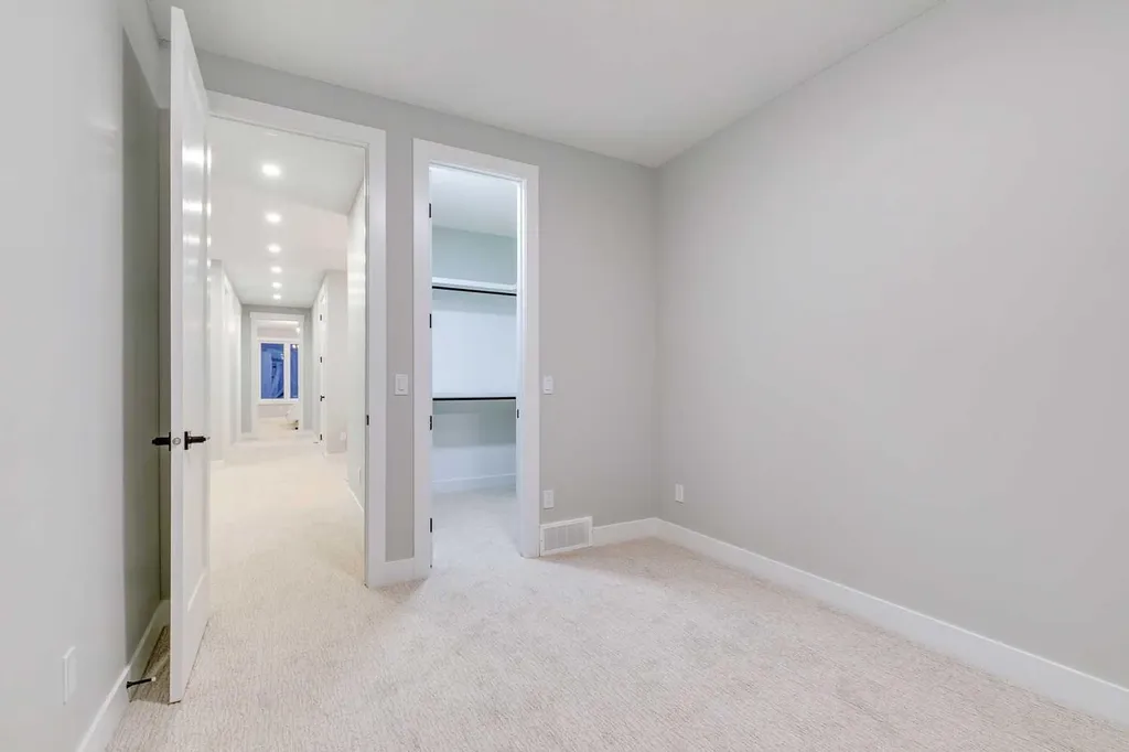 1413 27 Street SW Calgary AB T3C 1L4