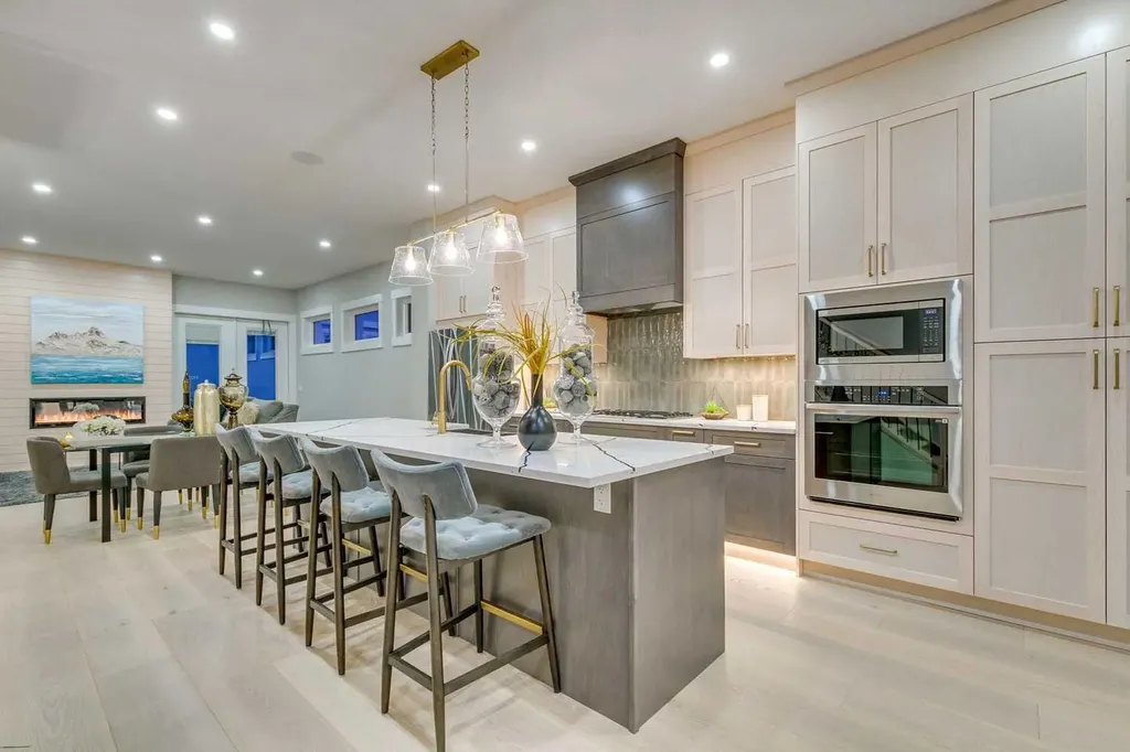 1413 27 Street SW Calgary AB T3C 1L4