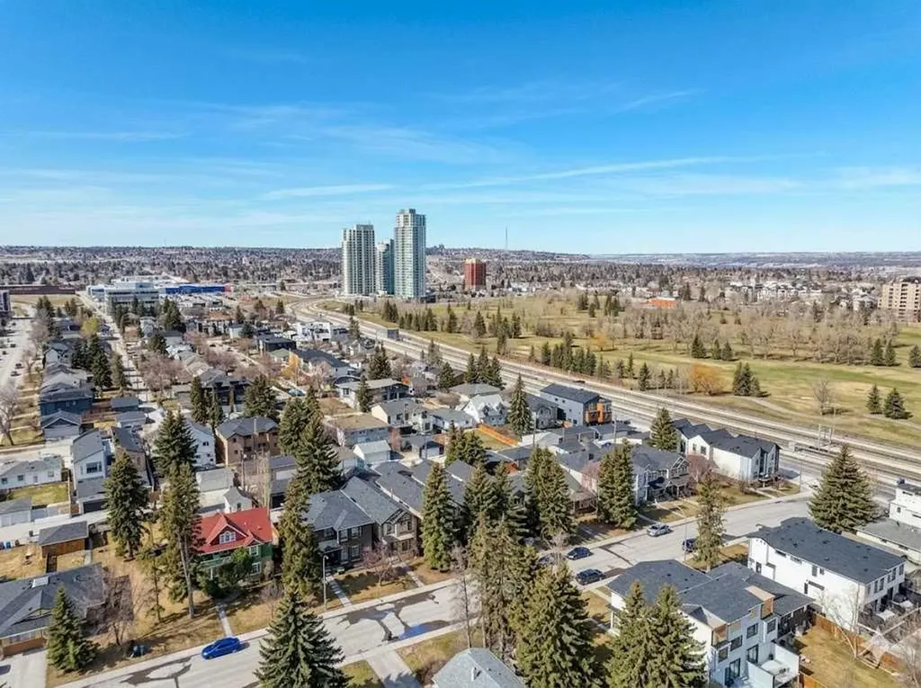 1413 27 Street SW Calgary AB T3C 1L4