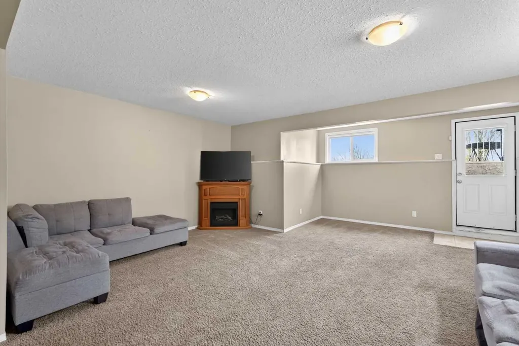 130 Morningside Point SW Airdrie AB T4B 3M3