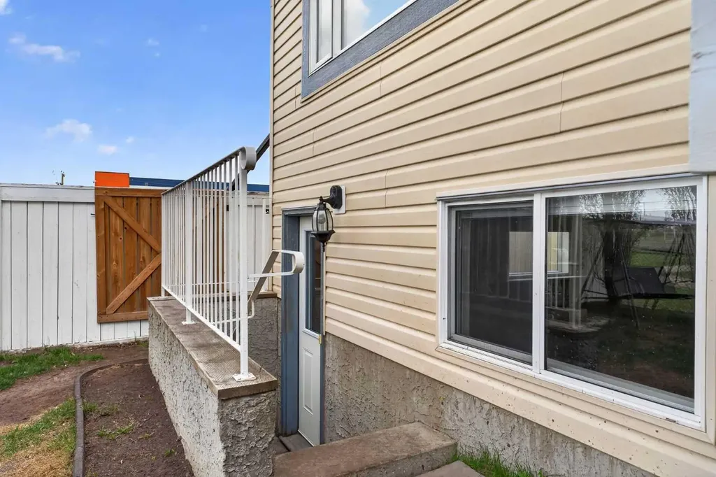 130 Morningside Point SW Airdrie AB T4B 3M3