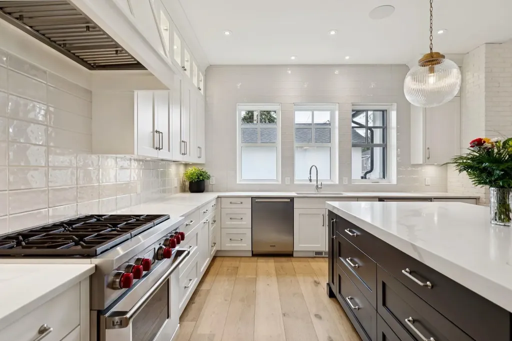 1119 Riverdale Avenue SW Calgary AB t2s 0y9