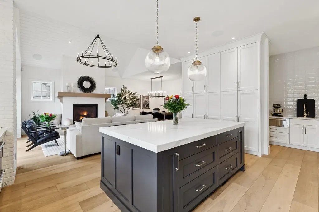 1119 Riverdale Avenue SW Calgary AB t2s 0y9